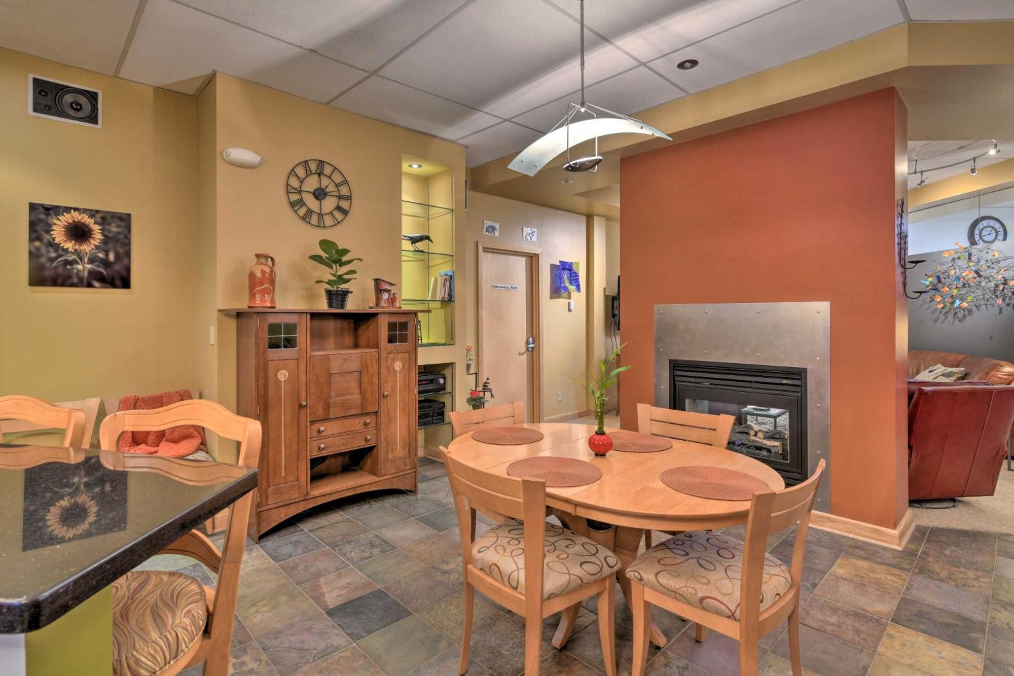 Idyllic Dtwn Anchorage Condo With Fireplace! エクステリア 写真